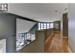 Upper level - 