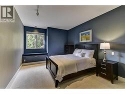 Second upper level bedroom - 
