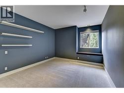 Third upper level bedroom - 