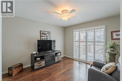 229 Lynden Road Unit# 14, Brantford, ON - Indoor Photo Showing Living Room