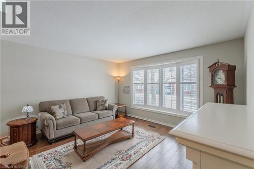 229 Lynden Road Unit# 14, Brantford, ON - Indoor Photo Showing Living Room