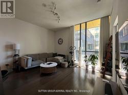 611 - 8 CHARLOTTE STREET  Toronto, ON M5V 0K4