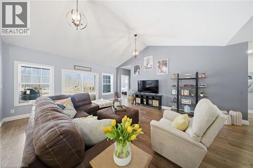 1201 Middleton-North Walsingham Townline, Delhi, ON - Indoor Photo Showing Living Room