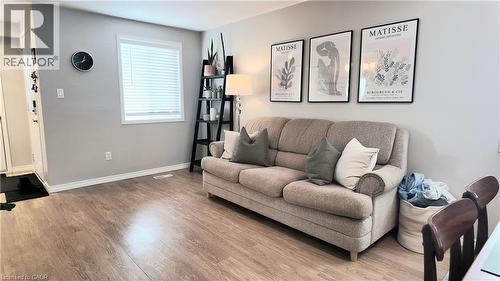 16 Ridgeway Crescent, Kitchener, ON - Indoor Photo Showing Living Room