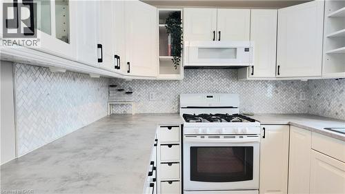 16 Ridgeway Crescent, Kitchener, ON - Indoor Photo Showing Kitchen