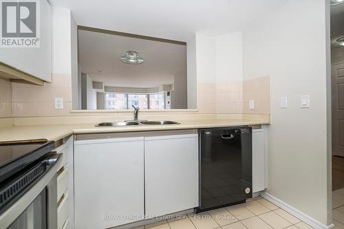 1201E - 325 Webb Drive, Mississauga, ON - Indoor Photo Showing Kitchen With Double Sink