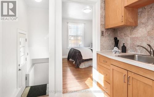 14 East Drive, Toronto, ON - Indoor Photo Showing Kitchen