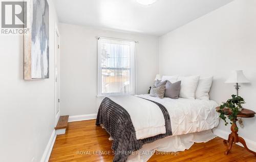 14 East Drive, Toronto, ON - Indoor Photo Showing Bedroom