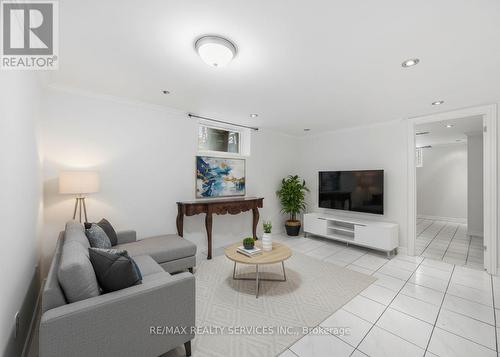 21 Radwinter Drive, Toronto, ON - Indoor Photo Showing Living Room