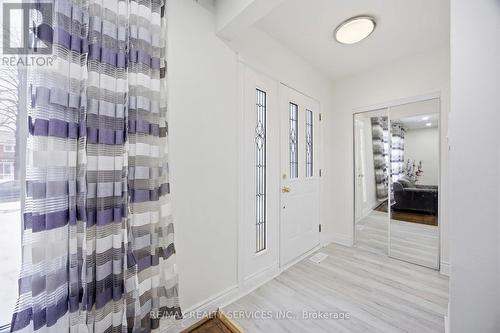 21 Radwinter Drive, Toronto, ON - Indoor