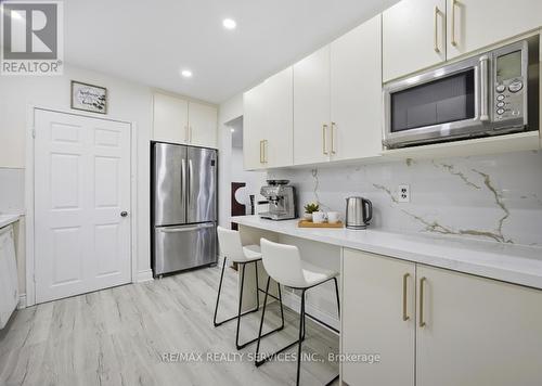 21 Radwinter Drive, Toronto, ON - Indoor Photo Showing Kitchen
