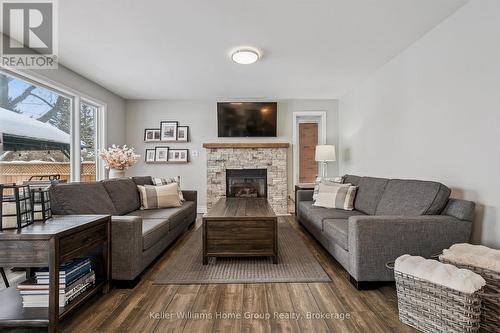 126 Municipal Street, Guelph (Dovercliffe Park/Old University), ON - Indoor Photo Showing Living Room With Fireplace