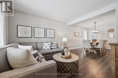 126 Municipal Street, Guelph (Dovercliffe Park/Old University), ON - Indoor Photo Showing Living Room