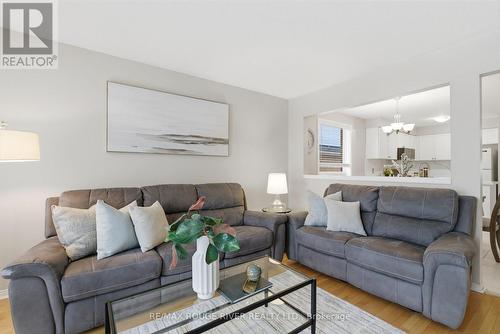 1016 Mcquay Boulevard, Whitby (Lynde Creek), ON - Indoor Photo Showing Living Room