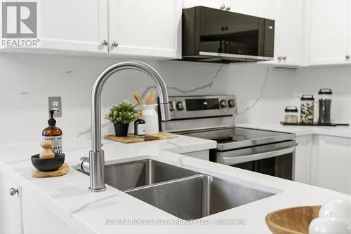 1016 Mcquay Boulevard, Whitby (Lynde Creek), ON - Indoor Photo Showing Kitchen With Stainless Steel Kitchen With Double Sink