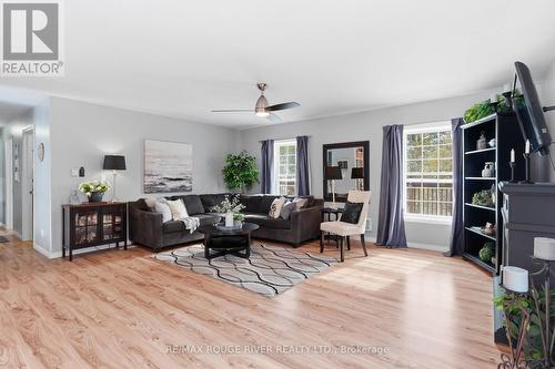 1262 Quin-Mo-Lac Road, Tweed (Hungerford (Twp)), ON - Indoor Photo Showing Living Room