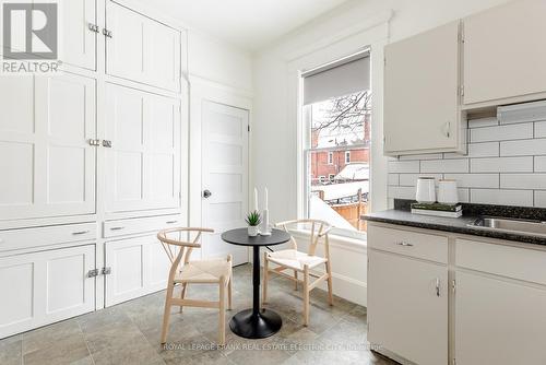 497 Gilmour Street, Peterborough (Town Ward 3), ON - Indoor Photo Showing Kitchen