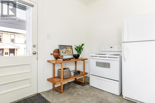 497 Gilmour Street, Peterborough (Town Ward 3), ON - Indoor Photo Showing Kitchen