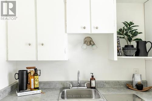 497 Gilmour Street, Peterborough (Town Ward 3), ON - Indoor Photo Showing Kitchen