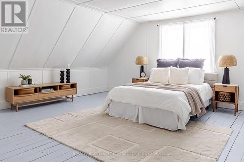 497 Gilmour Street, Peterborough (Town Ward 3), ON - Indoor Photo Showing Bedroom