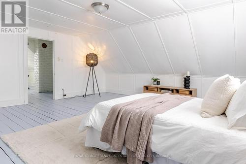 497 Gilmour Street, Peterborough (Town Ward 3), ON - Indoor Photo Showing Bedroom