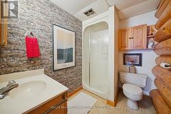 Main Floor Bathroom - 