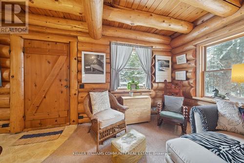 197 Hillside Drive, Kawartha Lakes (Somerville), ON - Indoor Photo Showing Living Room