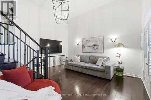 4268 Ryan Lane, Burlington, ON - Indoor Photo Showing Living Room