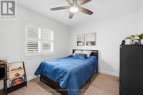 4268 Ryan Lane, Burlington, ON - Indoor Photo Showing Bedroom