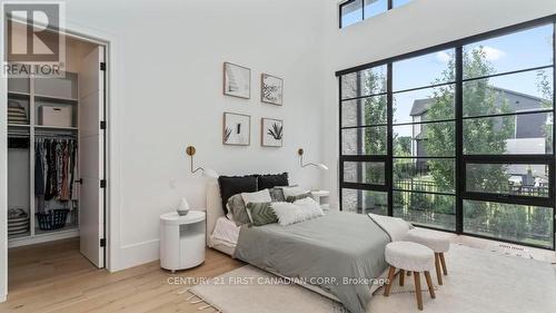 3819 Deer Trail, London South (South V), ON - Indoor