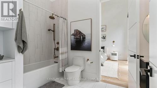 3819 Deer Trail, London South (South V), ON - Indoor Photo Showing Bathroom