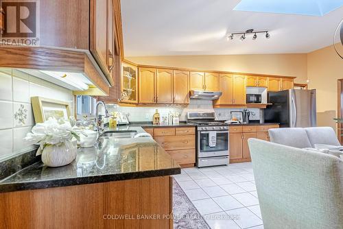 228 Chelton Road, London South (South U), ON - Indoor Photo Showing Kitchen