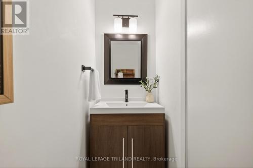 29 - 470 Second Street, London East (East H), ON - Indoor Photo Showing Bathroom
