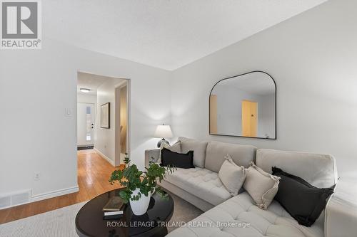 29 - 470 Second Street, London East (East H), ON - Indoor Photo Showing Living Room