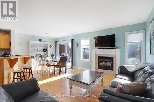 20 Alma Street E, North Grenville, ON - Indoor Photo Showing Living Room With Fireplace