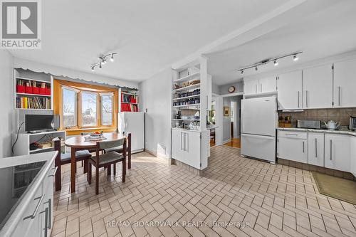 Kitchen/Eating Area - 961 Kingsmere Avenue, Ottawa, ON - Indoor