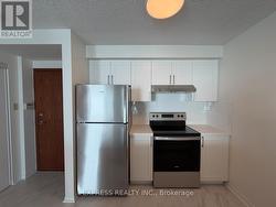 2105 - 10 QUEENS QUAY W  Toronto, ON M5J 2H1