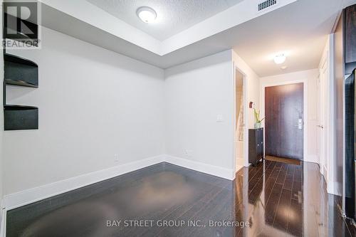 212 - 70 Roehampton Avenue, Toronto, ON - Indoor Photo Showing Other Room