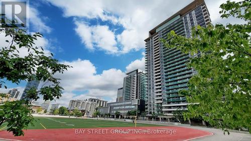 212 - 70 Roehampton Avenue, Toronto, ON - Outdoor