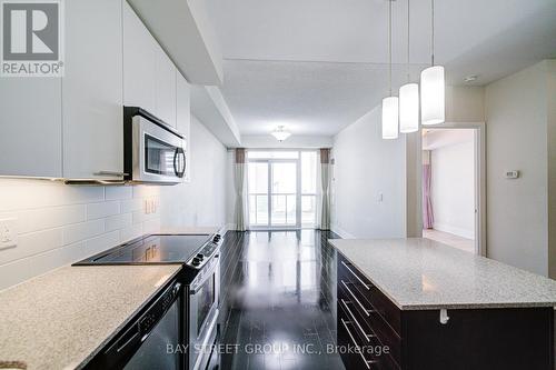 212 - 70 Roehampton Avenue, Toronto, ON - Indoor Photo Showing Kitchen With Upgraded Kitchen