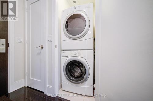 212 - 70 Roehampton Avenue, Toronto, ON - Indoor Photo Showing Laundry Room