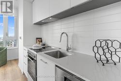 1311 - 101 ROEHAMPTON AVENUE  Toronto, ON M4P 2W2