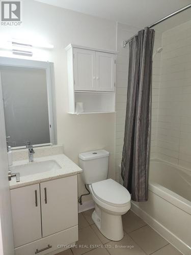 301 - 15 Bruyeres Mews, Toronto, ON - Indoor Photo Showing Bathroom