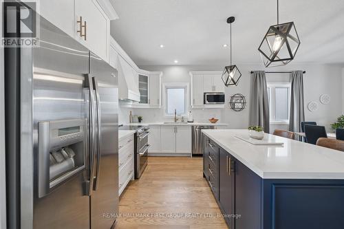 11 Lonetto Street, Whitby, ON - Indoor Photo Showing Kitchen With Upgraded Kitchen
