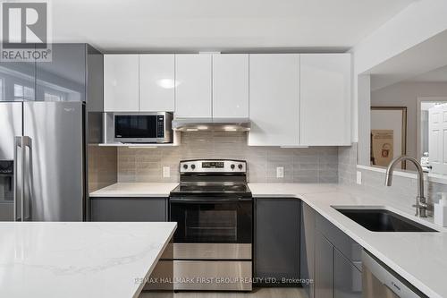 11 Lonetto Street, Whitby, ON - Indoor Photo Showing Kitchen With Upgraded Kitchen