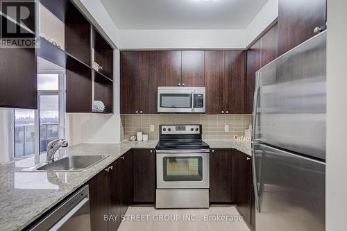 Ph3 - 151 Village Green Square, Toronto, ON - Indoor Photo Showing Kitchen With Stainless Steel Kitchen With Upgraded Kitchen