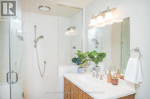 56 Acredale Drive, Hamilton, ON - Indoor Photo Showing Bathroom