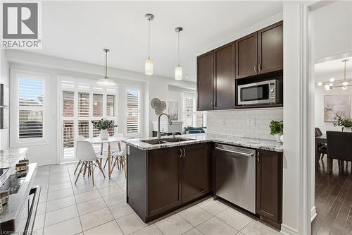 4268 Ryan Lane, Burlington, ON - Indoor Photo Showing Kitchen With Double Sink With Upgraded Kitchen