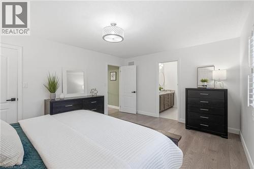 4268 Ryan Lane, Burlington, ON - Indoor Photo Showing Bedroom