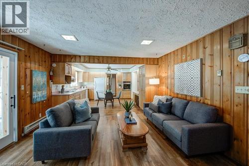 6691 Perth Line 44, Bornholm, ON - Indoor Photo Showing Living Room